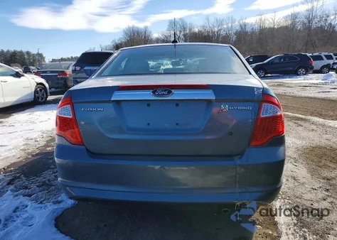 2011 Ford Fusion Hybrid z USA, uszkodzony, nr VIN 3FADP0L32BR264557